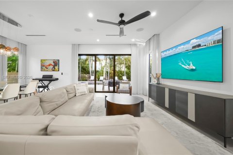 Купить виллу или дом в Форт-Лодердейл, Флорида 4 спальни, 266.72м2, № 2020004 - фото 13