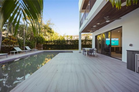 Купить виллу или дом в Форт-Лодердейл, Флорида 4 спальни, 266.72м2, № 2020004 - фото 15