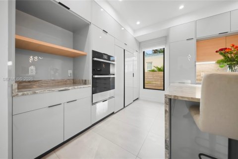 Купить виллу или дом в Форт-Лодердейл, Флорида 4 спальни, 266.72м2, № 2020004 - фото 6