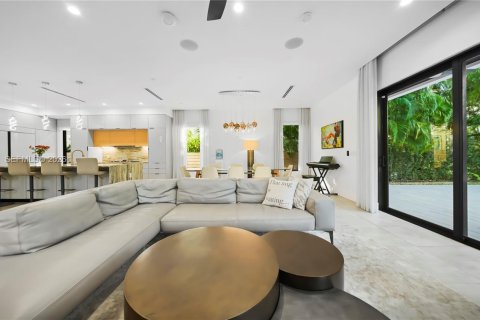 Купить виллу или дом в Форт-Лодердейл, Флорида 4 спальни, 266.72м2, № 2020004 - фото 12