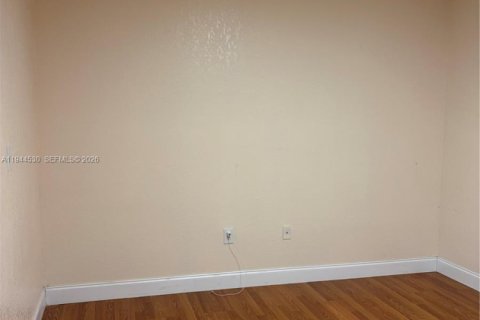 Immobilier commercial à louer à Miami, Floride: 1 chambre, 106.19 m2 № 2001128 - photo 7