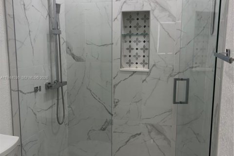 Immobilier commercial à louer à Miami, Floride: 1 chambre, 106.19 m2 № 2001128 - photo 11