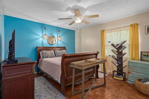 House in Tarpon Springs, Florida 2 bedrooms, 100.15 sq.m. № 2355852 - photo 16