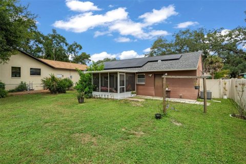 House in Tarpon Springs, Florida 2 bedrooms, 100.15 sq.m. № 2355852 - photo 27