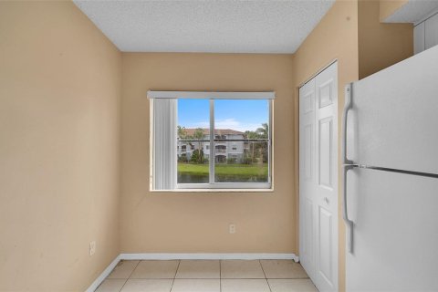 Copropriété à vendre à Pembroke Pines, Floride: 3 chambres, 115.85 m2 № 2084308 - photo 14
