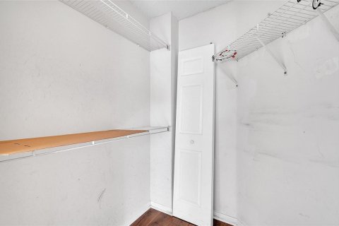Copropriété à vendre à Pembroke Pines, Floride: 3 chambres, 115.85 m2 № 2084308 - photo 19
