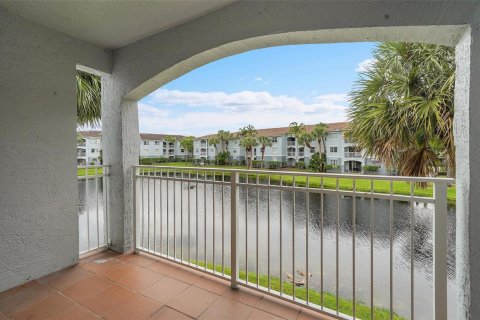 Copropriété à vendre à Pembroke Pines, Floride: 3 chambres, 115.85 m2 № 2084308 - photo 27