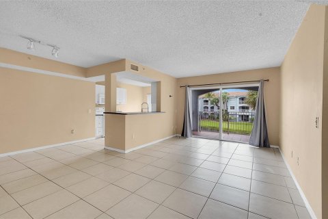 Copropriété à vendre à Pembroke Pines, Floride: 3 chambres, 115.85 m2 № 2084308 - photo 4