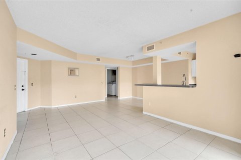 Copropriété à vendre à Pembroke Pines, Floride: 3 chambres, 115.85 m2 № 2084308 - photo 7