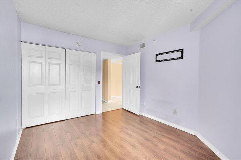 Copropriété à vendre à Pembroke Pines, Floride: 3 chambres, 115.85 m2 № 2084308 - photo 22