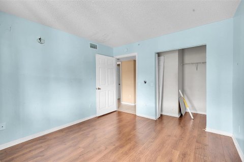 Copropriété à vendre à Pembroke Pines, Floride: 3 chambres, 115.85 m2 № 2084308 - photo 25