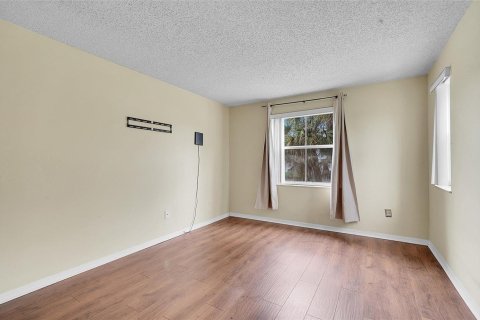 Copropriété à vendre à Pembroke Pines, Floride: 3 chambres, 115.85 m2 № 2084308 - photo 18