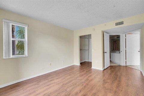 Copropriété à vendre à Pembroke Pines, Floride: 3 chambres, 115.85 m2 № 2084308 - photo 17