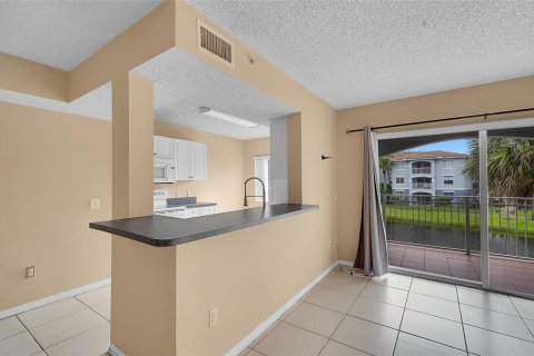 Copropriété à vendre à Pembroke Pines, Floride: 3 chambres, 115.85 m2 № 2084308 - photo 12