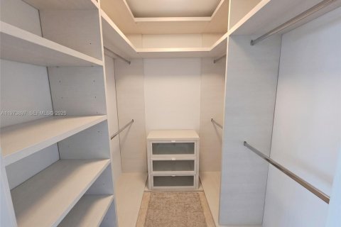 Condo in Miami, Florida, 1 bedroom № 2246684 - photo 13