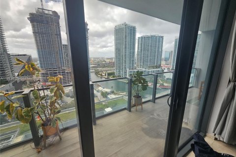 Condo in Miami, Florida, 1 bedroom № 2246684 - photo 23