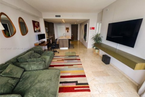 Condo in Miami, Florida, 1 bedroom № 2246684 - photo 7