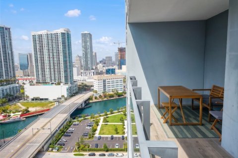 Condo in Miami, Florida, 1 bedroom № 2246684 - photo 16