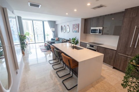 Condo in Miami, Florida, 1 bedroom № 2246684 - photo 3