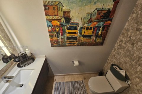 Condo in Miami, Florida, 1 bedroom № 2246684 - photo 6
