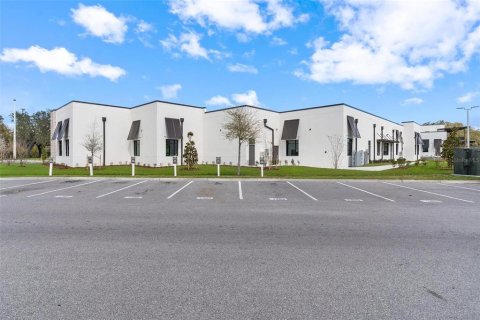 Commercial property in The Villages, Florida № 1717137 - photo 4