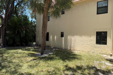 Condo in Pompano Beach, Florida, 2 bedrooms № 2244992 - photo 5