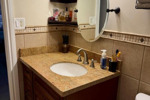 Condo in Pompano Beach, Florida, 2 bedrooms № 2244992 - photo 19