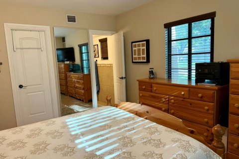 Condo in Pompano Beach, Florida, 2 bedrooms № 2244992 - photo 15