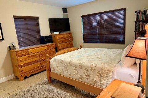 Condo in Pompano Beach, Florida, 2 bedrooms № 2244992 - photo 14