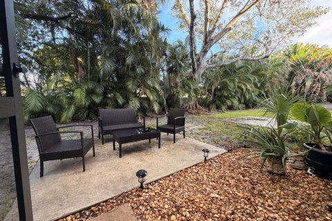 Condo in Pompano Beach, Florida, 2 bedrooms № 2244992 - photo 30