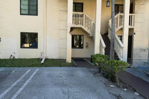 Condo in Pompano Beach, Florida, 2 bedrooms № 2244992 - photo 3
