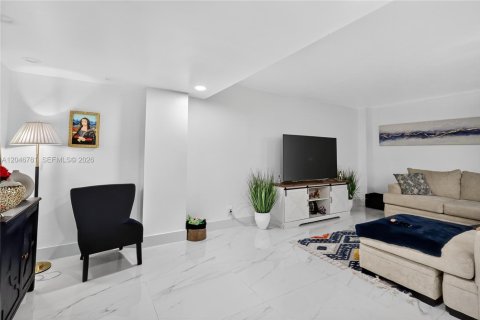 Condo in Aventura, Florida, 2 bedrooms № 2186144 - photo 6