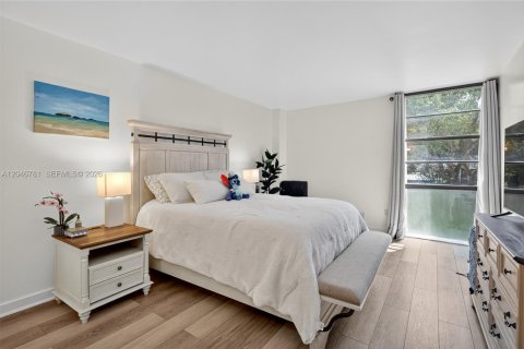 Condo in Aventura, Florida, 2 bedrooms № 2186144 - photo 18