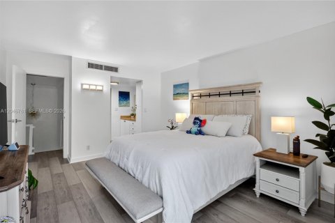 Condo in Aventura, Florida, 2 bedrooms № 2186144 - photo 20