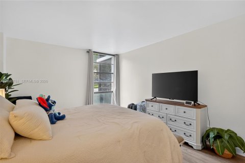 Condo in Aventura, Florida, 2 bedrooms № 2186144 - photo 19