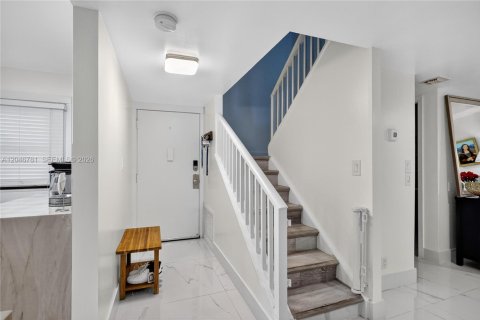 Condo in Aventura, Florida, 2 bedrooms № 2186144 - photo 5