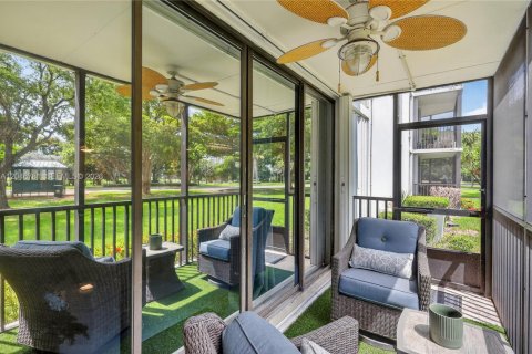 Condo in Aventura, Florida, 2 bedrooms № 2186144 - photo 15