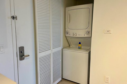 Copropriété à vendre à Hallandale Beach, Floride: 2 chambres, 96.34 m2 № 2084072 - photo 14