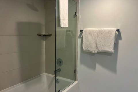 Copropriété à vendre à Hallandale Beach, Floride: 2 chambres, 96.34 m2 № 2084072 - photo 16