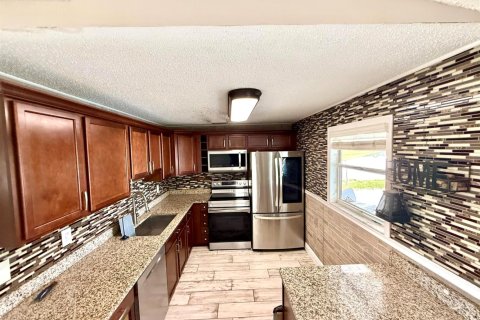 Casa en venta en Port St. Lucie, Florida, 3 dormitorios, 107.02 m2 № 2340489 - foto 5