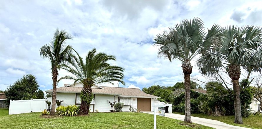Casa en Port St. Lucie, Florida 3 dormitorios, 107.02 m2 № 2340489