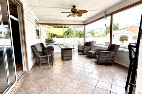 Casa en venta en Port St. Lucie, Florida, 3 dormitorios, 107.02 m2 № 2340489 - foto 8