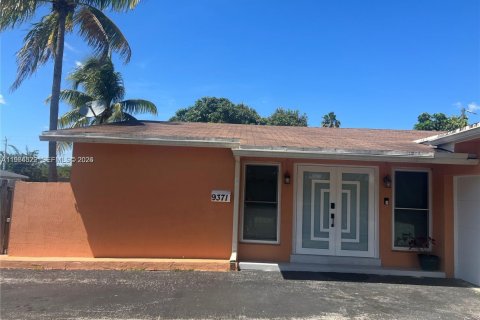 Casa en alquiler en Sunrise, Florida, 3 dormitorios, 147.16 m2 № 2026433 - foto 4