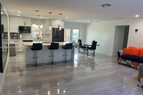 Casa en alquiler en Sunrise, Florida, 3 dormitorios, 147.16 m2 № 2026433 - foto 8