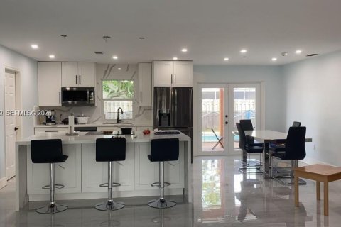 Casa en alquiler en Sunrise, Florida, 3 dormitorios, 147.16 m2 № 2026433 - foto 10