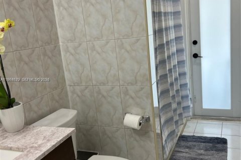 Casa en alquiler en Sunrise, Florida, 3 dormitorios, 147.16 m2 № 2026433 - foto 13