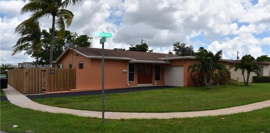 Casa en Sunrise, Florida 3 dormitorios, 147.16 m2 № 2026433