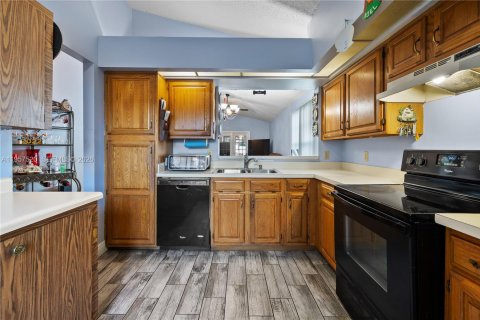 Villa ou maison à vendre à Orlando, Floride: 3 chambres, 177.63 m2 № 2011475 - photo 5