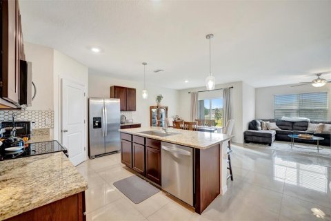 House in Wimauma, Florida 4 bedrooms, 171.5 sq.m. № 1624822 - photo 27