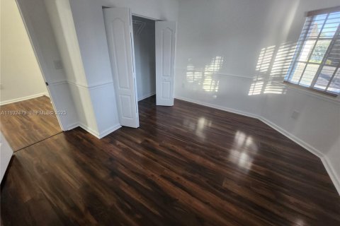 Villa ou maison à louer à Homestead, Floride: 4 chambres, 205.41 m2 № 1990847 - photo 23